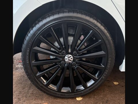 Volkswagen Up 1.0 Up R-Line 5dr 65