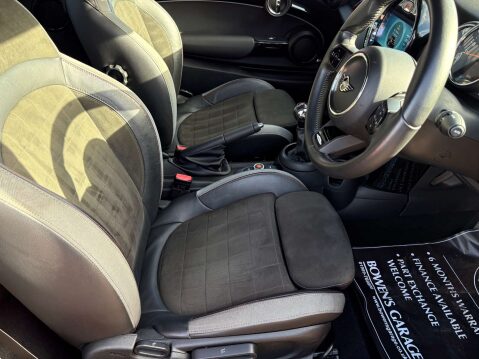 Mini Convertible 1.5 Cooper Sport 2dr 34