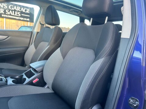 Nissan Qashqai 1.3 Qashqai N-Connecta DiG-T 5dr 36