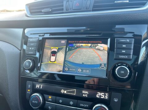 Nissan Qashqai 1.3 Qashqai N-Connecta DiG-T 5dr 14