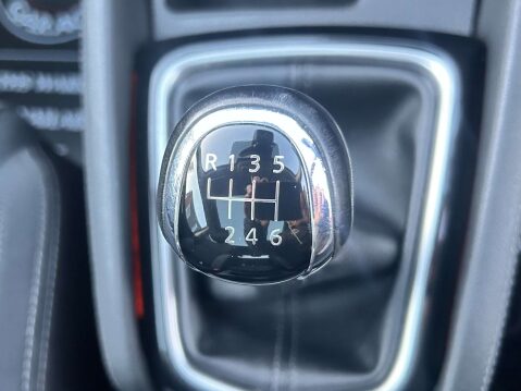 Nissan Qashqai 1.3 Qashqai N-Connecta DiG-T 5dr 52