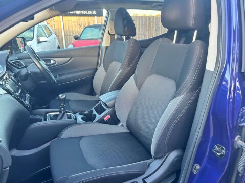 Nissan Qashqai 1.3 Qashqai N-Connecta DiG-T 5dr 35