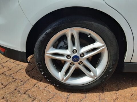 Ford C-Max TITANIUM X 13