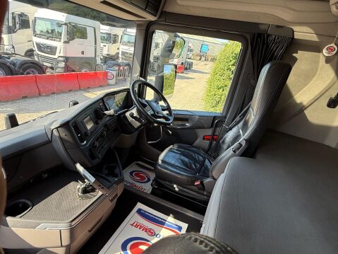Scania R Series R500 6X2 HIGH CAB Midlift Tractor Unit 10