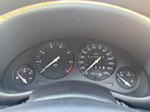 Vauxhall Corsa 1.4i CDX 3dr 26