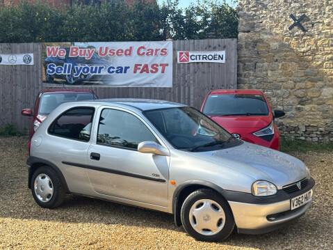 Vauxhall Corsa 1.4i CDX 3dr 29