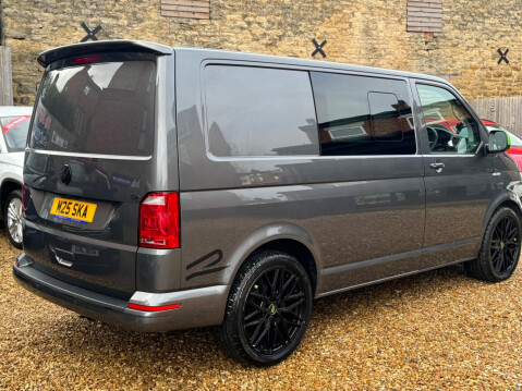 Volkswagen Transporter 2.0 TDI T32 R LINE By BCS Diesel DSG 15