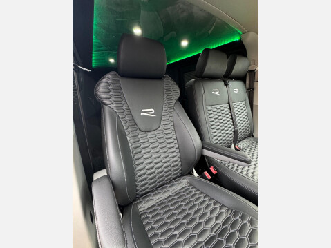 Volkswagen Transporter 2.0 TDI T32 R LINE By BCS Diesel DSG 5