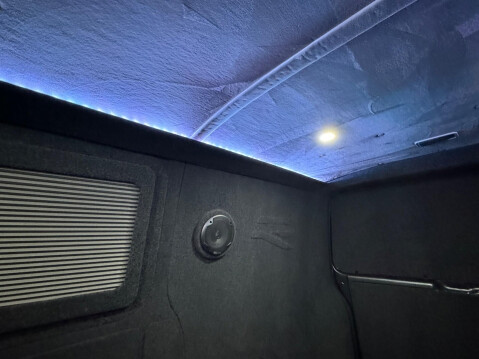 Volkswagen Transporter 2.0 TDI T32 R LINE By BCS Diesel DSG 6