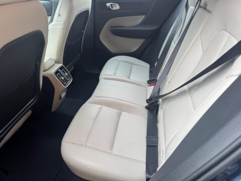 Volvo XC40 2.0 D4 Inscription Auto AWD Euro 6 (s/s) 5dr 8