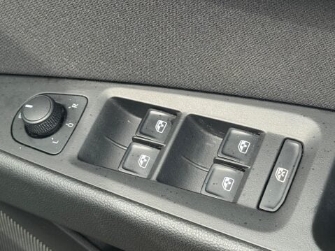 SEAT Leon 1.6 TDI SE Euro 6 (s/s) 5dr 33