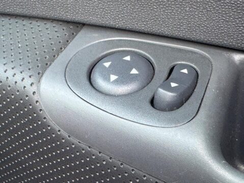 Fiat 500 1.2 Lounge Dualogic Euro 6 (s/s) 2dr 13