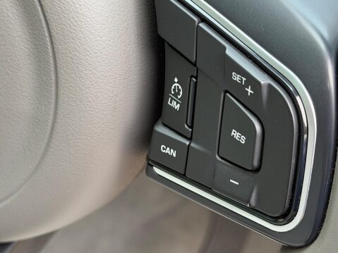 Jaguar XE 2.0 GTDi Portfolio Auto Euro 6 (s/s) 4dr 33