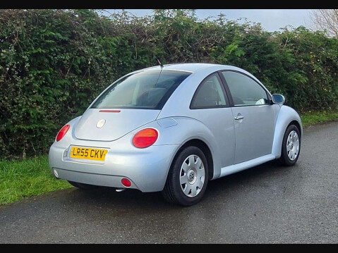 Volkswagen Beetle 1.6 Luna Euro 4 3dr 6