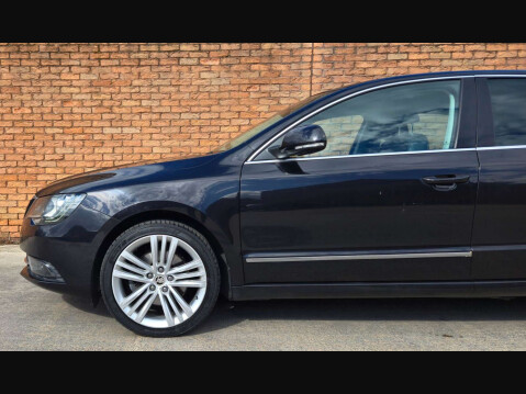 Skoda Superb 2.0 TDI Elegance DSG Euro 5 (s/s) 5dr 8