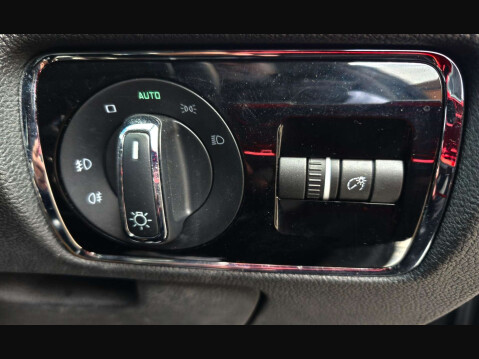 Skoda Superb 2.0 TDI Elegance DSG Euro 5 (s/s) 5dr 32