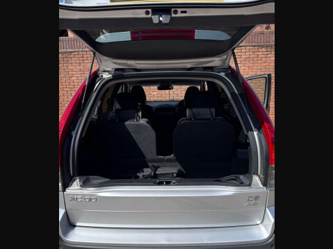 Volvo XC90 2.4 XC90 SE Luxury AWD D5 Auto 4WD 5dr 9