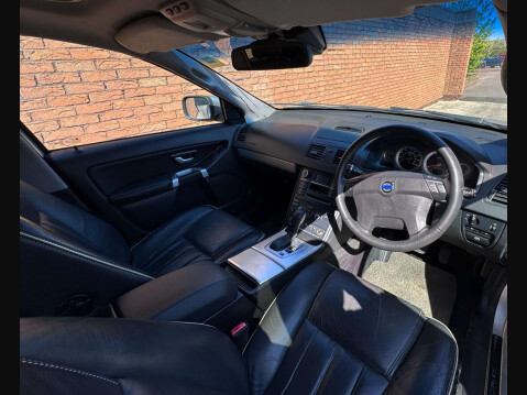 Volvo XC90 2.4 XC90 SE Luxury AWD D5 Auto 4WD 5dr 25