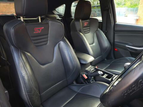 Ford Focus 2.0 Focus ST-3 T 5dr 33