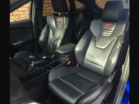 Ford Focus 2.0 Focus ST-3 T 5dr 36