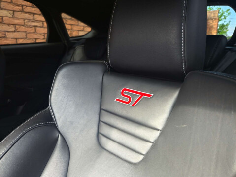 Ford Focus 2.0 Focus ST-3 T 5dr 39