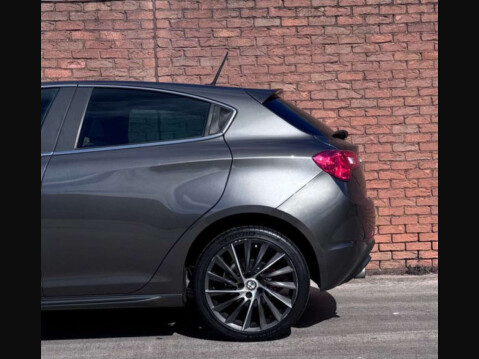 Alfa Romeo Giulietta 2.0 Giulietta Sportiva Nav JTDM-2 5dr 8