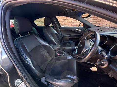 Alfa Romeo Giulietta 2.0 Giulietta Sportiva Nav JTDM-2 5dr 23