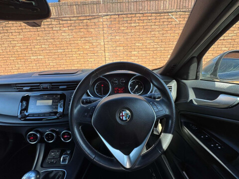 Alfa Romeo Giulietta 2.0 Giulietta Sportiva Nav JTDM-2 5dr 24