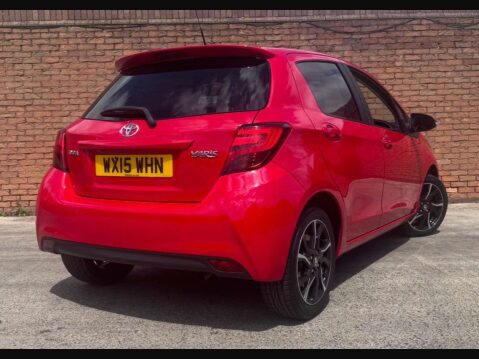 Toyota Yaris 1.3 Yaris Sport VVT-i 5dr 17