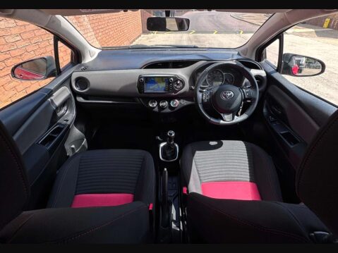 Toyota Yaris 1.3 Yaris Sport VVT-i 5dr 18