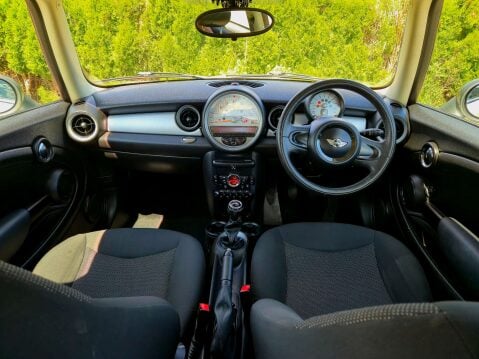 Mini Hatch 1.6 One 3dr 20