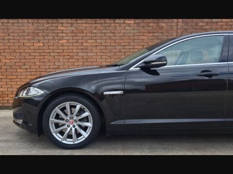 Jaguar XF 3.0 XF Premium Luxury V6 D Auto 4dr 11