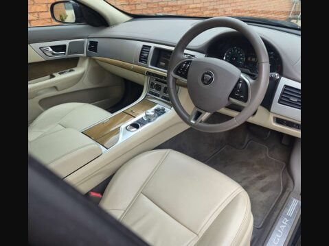 Jaguar XF 3.0 XF Premium Luxury V6 D Auto 4dr 24