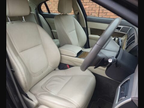 Jaguar XF 3.0 XF Premium Luxury V6 D Auto 4dr 25