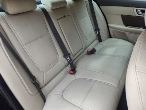 Jaguar XF 3.0 XF Premium Luxury V6 D Auto 4dr 28