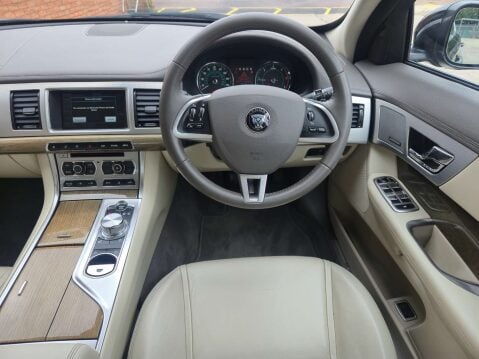 Jaguar XF 3.0 XF Premium Luxury V6 D Auto 4dr 30