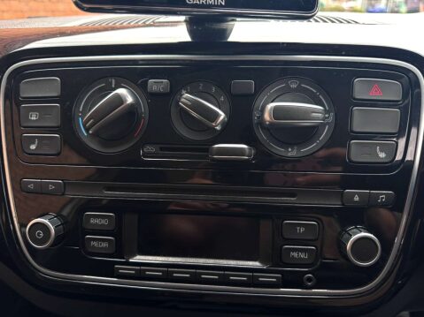 Volkswagen Up 1.0 High Up 3dr 32