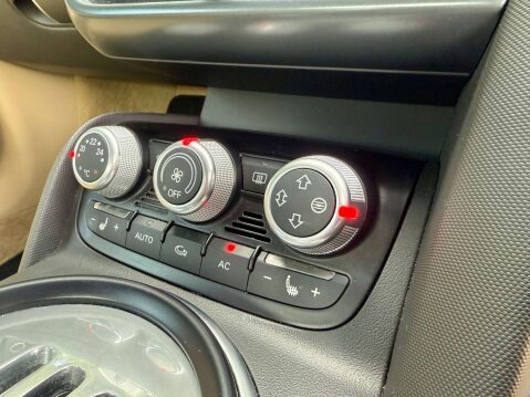Audi R8 4.2 R8 4.2 Quattro 4WD 2dr 41
