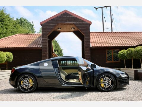 Audi R8 4.2 R8 4.2 Quattro 4WD 2dr 17