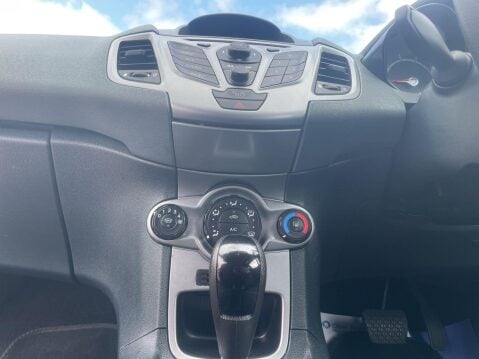 Ford Fiesta 1.4 Style + 3dr 9