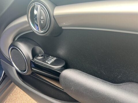 Mini Hatch 1.5 Cooper Exclusive Euro 6 (s/s) 3dr 10