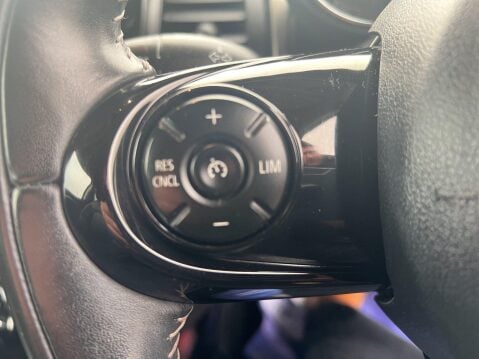 Mini Hatch 1.5 Cooper Exclusive Euro 6 (s/s) 3dr 18