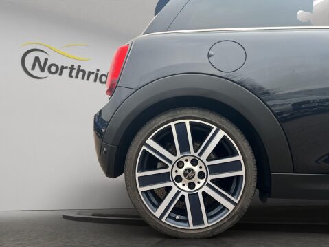 Mini Hatch 1.5 Cooper Exclusive Euro 6 (s/s) 3dr 26