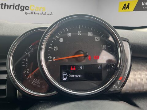 Mini Hatch 1.5 Cooper Exclusive Euro 6 (s/s) 3dr 31