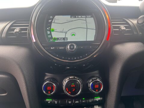 Mini Hatch 1.5 Cooper Exclusive Euro 6 (s/s) 3dr 37