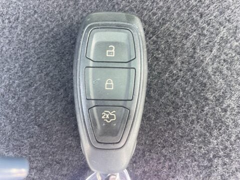 Ford Focus 1.0T EcoBoost ST-Line Euro 6 (s/s) 5dr 14
