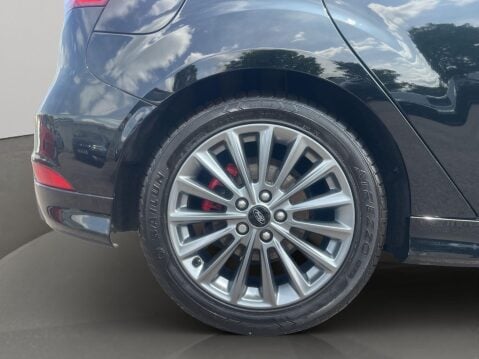 Ford Focus 1.0T EcoBoost ST-Line Euro 6 (s/s) 5dr 23