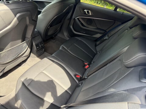 BMW 1 Series 1.5 118i M Sport DCT Euro 6 (s/s) 5dr 27