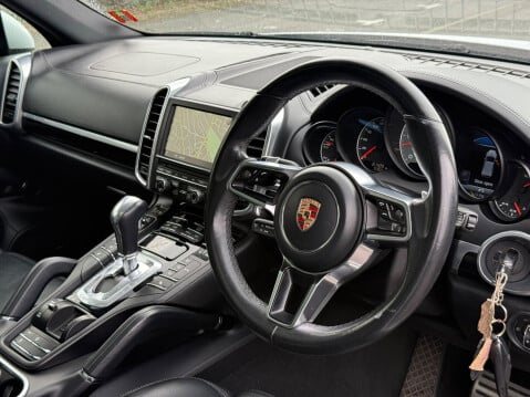 Porsche Cayenne 4.2 TD V8 S TiptronicS 4WD Euro 5 (s/s) 5dr 2
