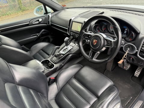 Porsche Cayenne 4.2 TD V8 S TiptronicS 4WD Euro 5 (s/s) 5dr 17